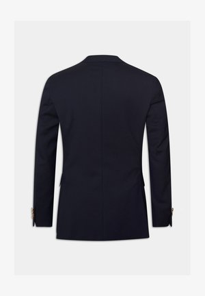 Marineblazer von hinten betrachtet, mit taillierter Passform, einem Schlitz und goldfarbenen Akzentknöpfen an den Manschetten. Glatte Stofftextur.