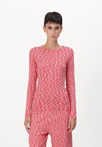 Mads Nørgaard SPACE TUBA TEE - T-shirt à manches longues - multi red