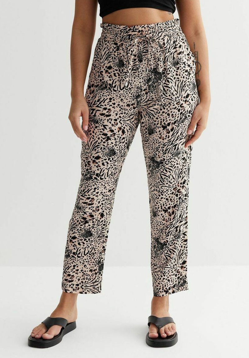 New Look Petite PETITE TRACKSUIT BOTTOMS Pantalon de survêtement black pattern/noir ZALANDO.FR
