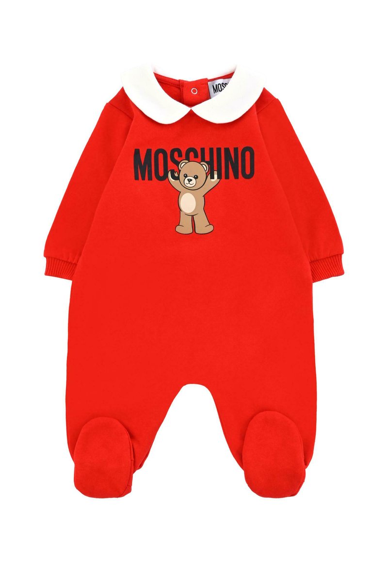 Rode katoenen romper met een witte kraag, lange mouwen en een berenafbeelding met de tekst "MOSCHINO", ronde voetjes en een zachte textuur.