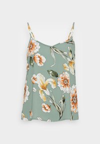 Top estivo floreale verde, con fiori arancioni e bianchi, spalline regolabili e vestibilità rilassata. Tessuto morbido con una superficie liscia.