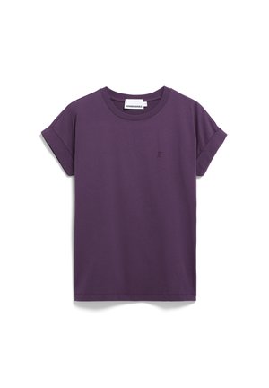 Paarse katoenen t-shirt met korte opgerolde mouwen en een ronde hals. Bevat een klein geborduurd logo op de linkerborst.