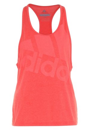 Débardeur rouge sans manches Adidas à dos nageur avec un grand logo discret sur le devant et un petit logo Adidas à l'intérieur de l'encolure.