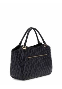 Bolso de mano acolchado negro con asas superiores dobles, que cuenta con un bolsillo frontal con cremallera y acentos de hardware en tono dorado. Material sintético texturizado.