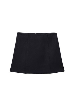 Jupe noire en ligne A avec un tissu texturé, présentant une fermeture éclair dissimulée à l'arrière et des détails de couture le long des panneaux.