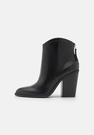 High Heel Stiefelette - black
