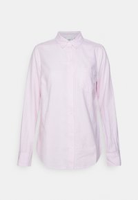 Camicia rosa chiaro con bottoni e righe bianche, con colletto, maniche lunghe e taschino sul petto sinistro. Tessuto in cotone morbido.
