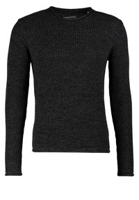 Pull noir à manches longues en maille avec encolure ronde et texture côtelée, présenté sur un fond blanc.