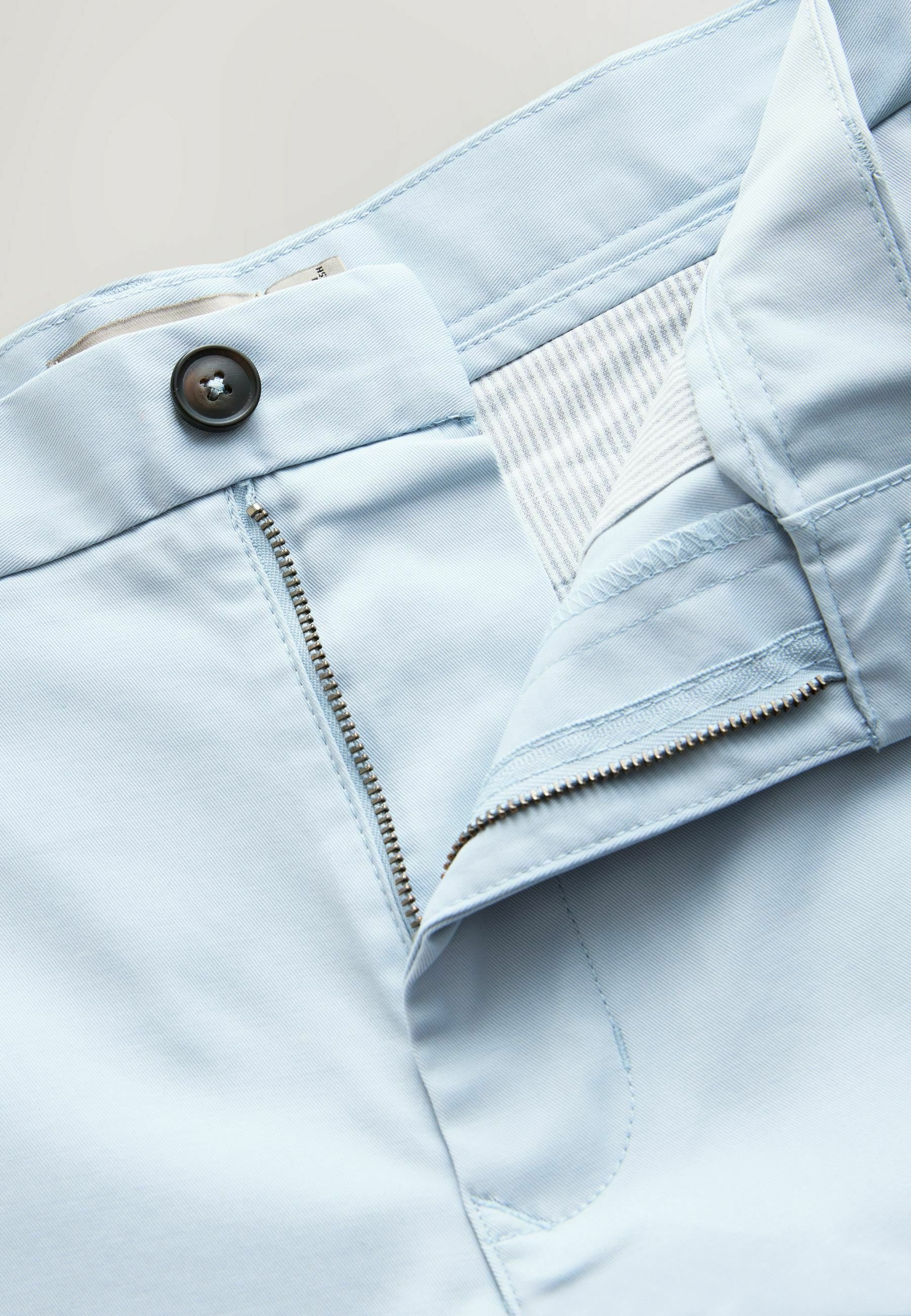 Next SLIM FIT - STRETCH CHINO SHORTS . - Shorts - light blue/azul