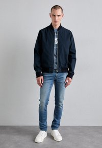 Thumbnail Image 3