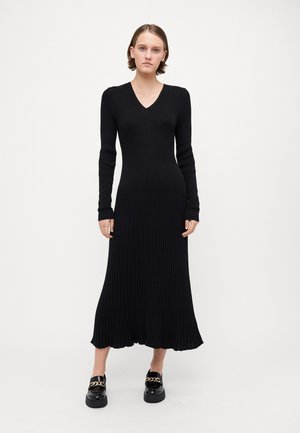 MIDI DRESS - Gebreide jurk - true black