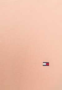 Tommy Hilfiger T-shirt básica - guava