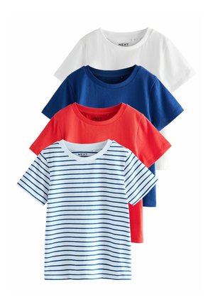 Vier netjes gestapelde t-shirts met korte mouwen en ronde hals in wit, marineblauw, rood en wit met blauwe horizontale strepen.