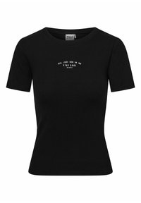 Czarny t-shirt z krótkim rękawem z prążkowanej tkaniny o dopasowanym kroju. Zawiera biały nadruk z tekstem "REAL LOOKS GOOD ON YOU STAY COOL."