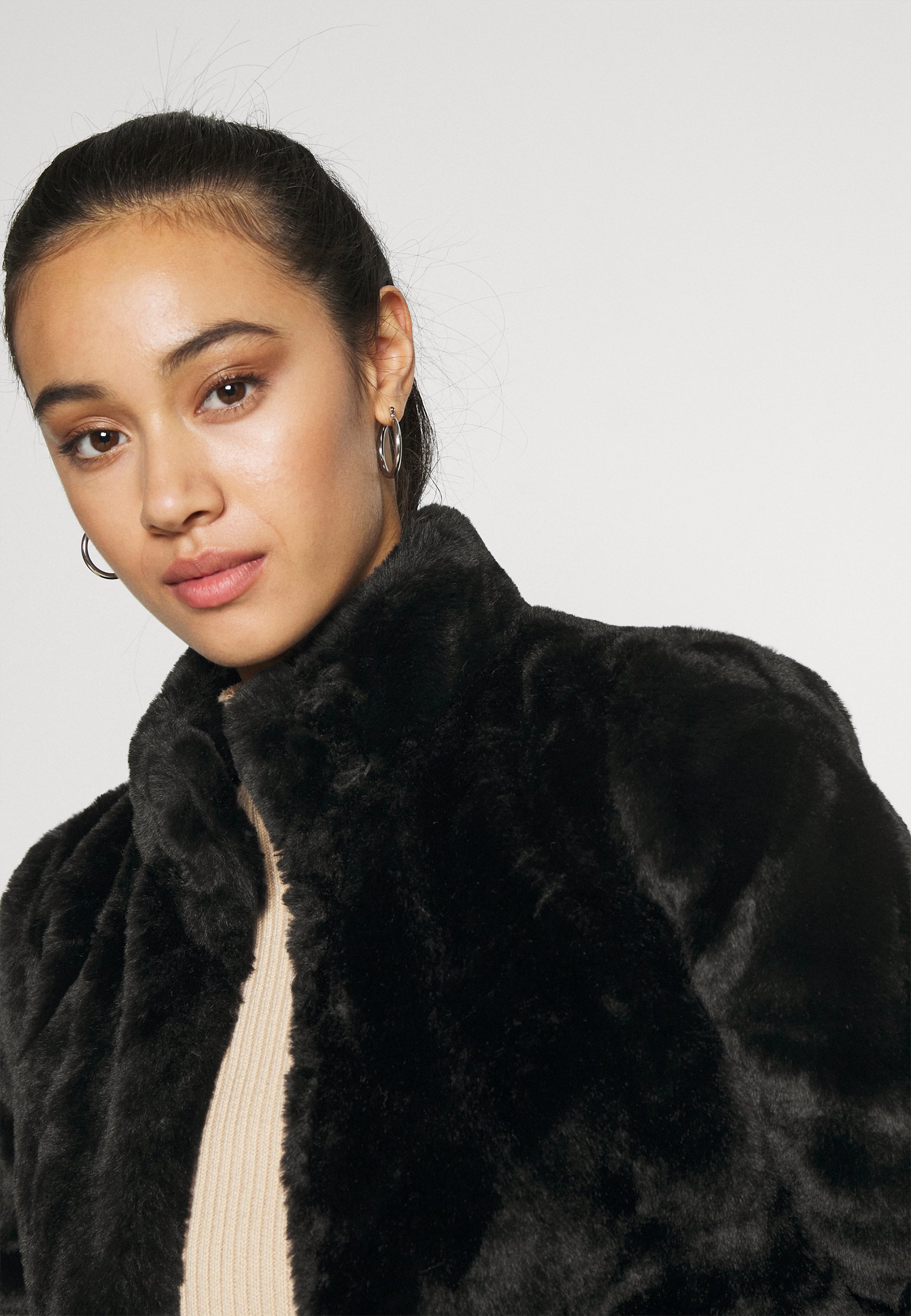 vmthea jacket