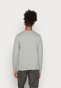 Jack & Jones JJEMAX CREW NECK - Camisola - light grey melange