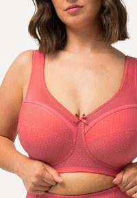 Ulla Popken COMFORT KELLY STRUCTUUR CUP C-H - Triangel BH - light red
