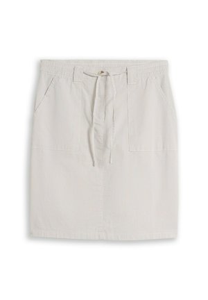 Jupe beige longueur genou avec fines rayures verticales, taille élastique, cordon de serrage, poches avant et passants pour ceinture.