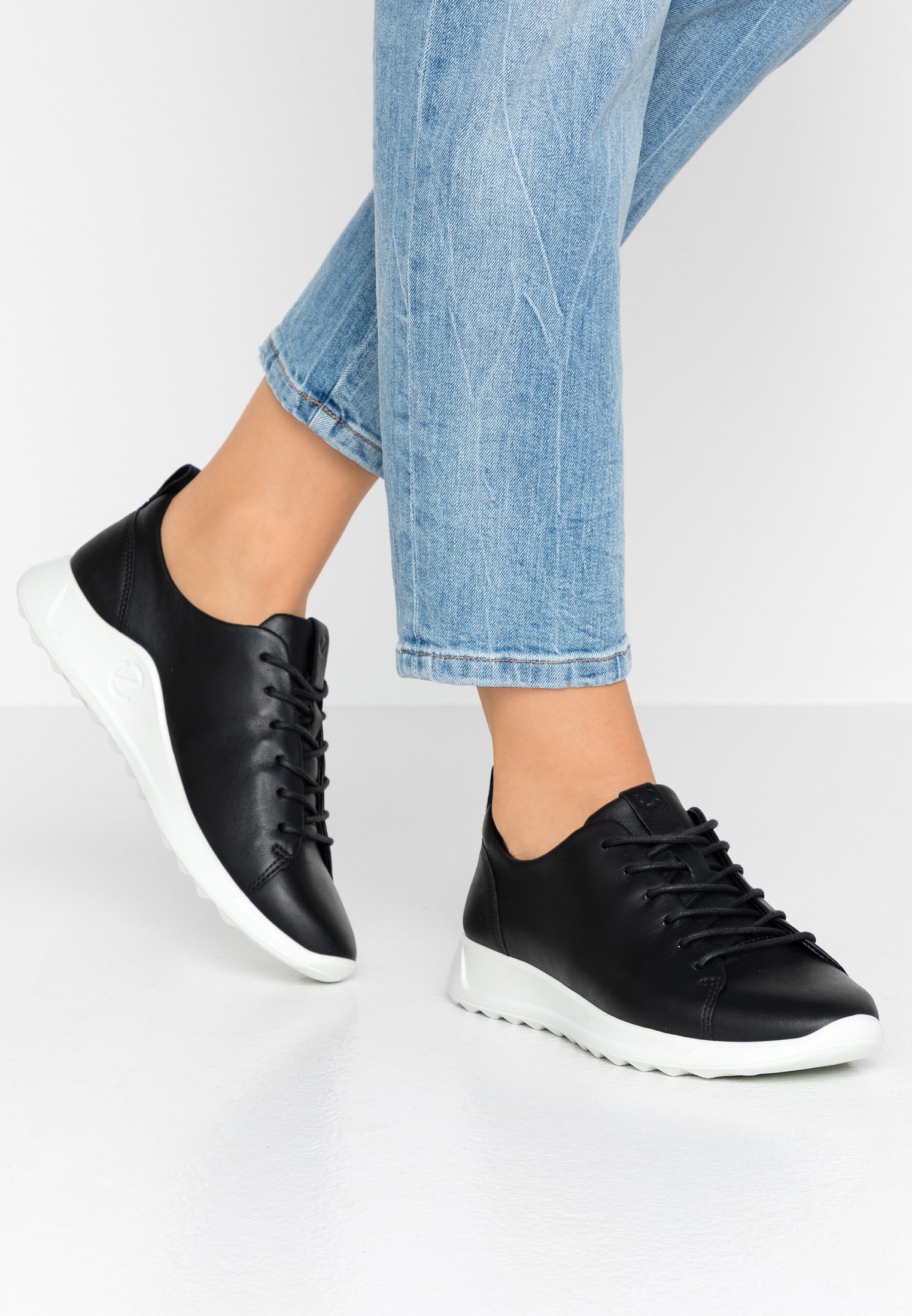 ecco flexure runner w