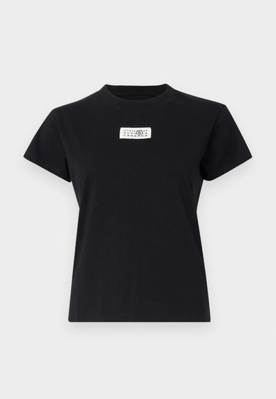Black cotton T-shirt with a round neck and short sleeves. Features a white label on the front with printed numbers and a circular logo.