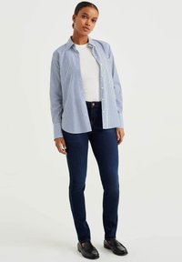 WE Fashion BLUE RIDGE - Prigludę džinsai - blue
