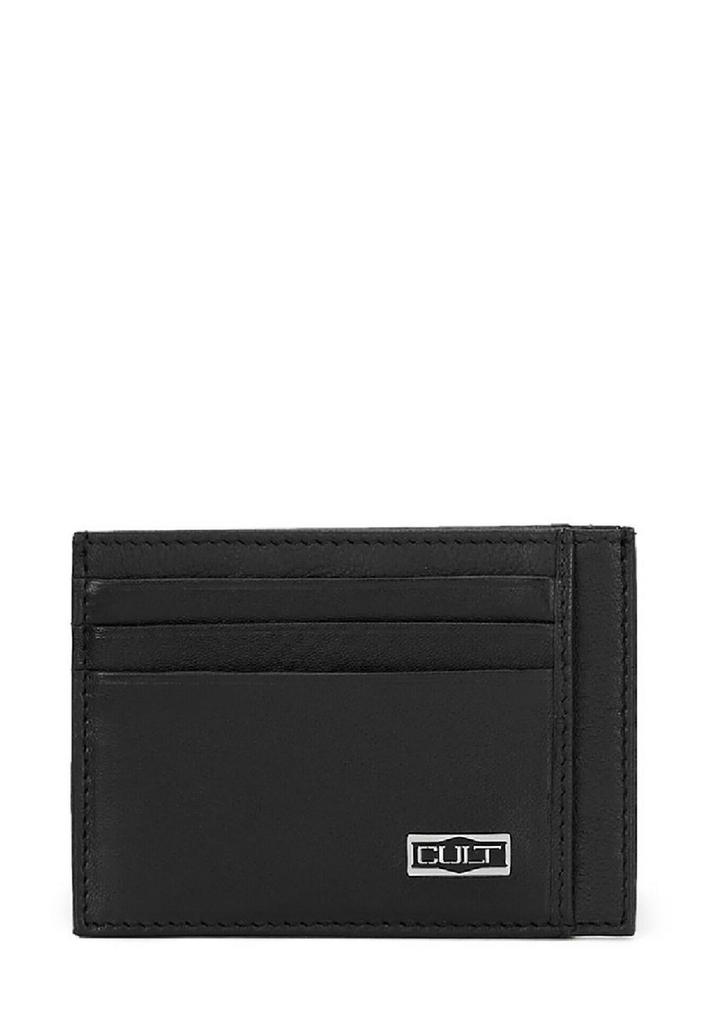 Portafoglio in pelle nera con più scomparti per carte, bordi cuciti e un'accenno di logo argentato. Texture liscia e forma rettangolare.