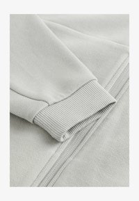 Unausgewählt, new grey