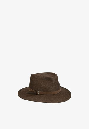 Brown felt fedora hat with a wide brim and a suede band featuring a small metal ring detail.