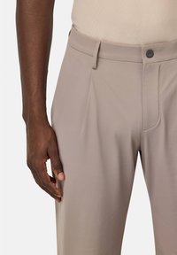 Boggi Milano STRETCH - Hlače chino - mud