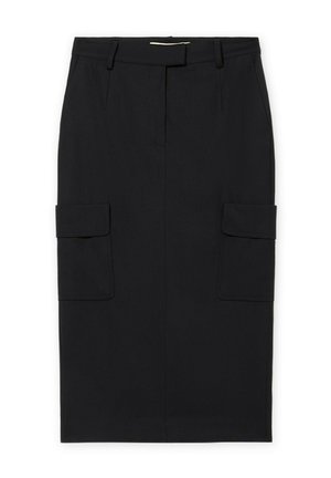 Schwarzer knielanger Bleistiftrock mit zwei großen vorderen Cargo-Taschen und Gürtelschlaufen am Bund.