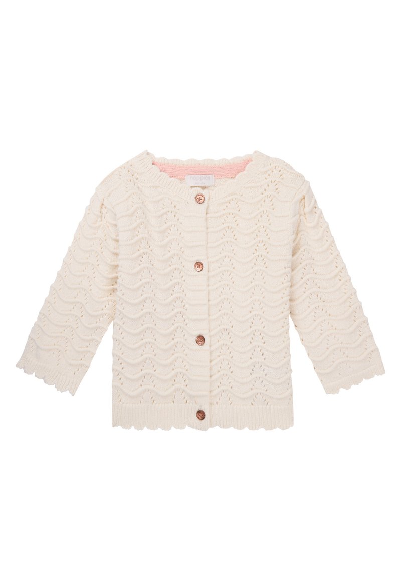 Weißes gestricktes Cardigan mit wellenförmiger Textur, gewelltem Saum und Knopfleiste. Mit Dreiviertelärmeln und einem rosa Innenfutter.