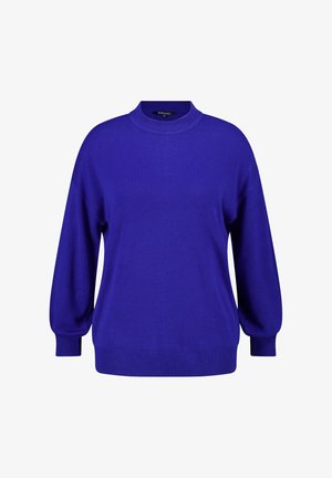 Blauwe gebreide trui met een hoge hals, lange, licht ballonvormige mouwen en een geribde zoom. Gladde textuur en casual ontwerp.