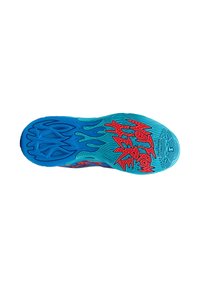 Semelle de chaussure bleue avec un motif texturé, dotée d'un design graphique rouge sur lequel est inscrit "MATTOM HERE." Les couleurs vives mettent en avant les caractéristiques uniques de la chaussure.