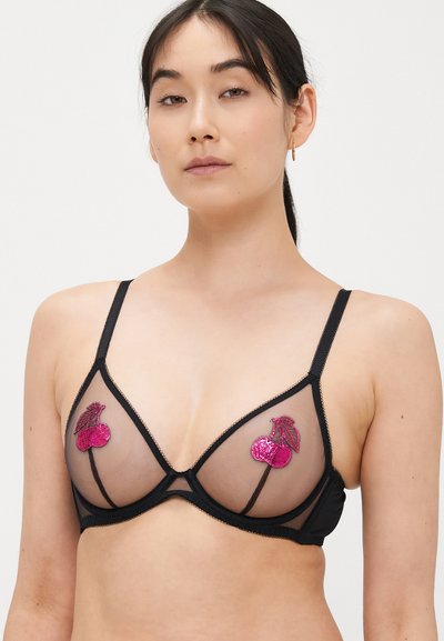 Čierna sieťovaná trojuholníková podprsenka s ružovou flitrovou výšivkou čerešne na každej košíčke. Nastaviteľné ramienka a jemný lem.
