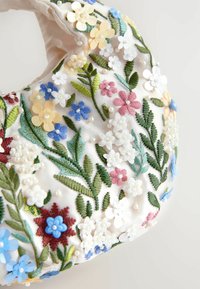 Next EMBROIDERED HAND BAG  . - Käsilaukku - white floral