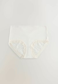 Witte katoenen slips met kanten accenten aan de zijkanten, voorzien van een bloemenpatroon. Glad textuur met een hoge taille.