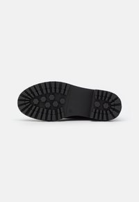 Anna Field Stringate - black