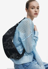 Desigual SMALL STUDDED - Rankinė - black