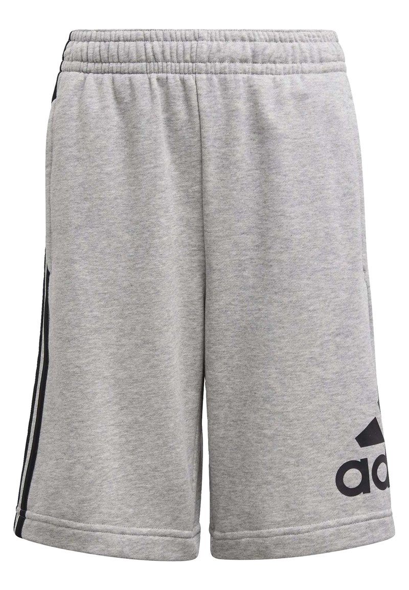 Pantalones cortos deportivos de color gris claro con cintura elástica y el logo negro de Adidas en la parte inferior de la pierna izquierda, así como franjas negras a los lados.