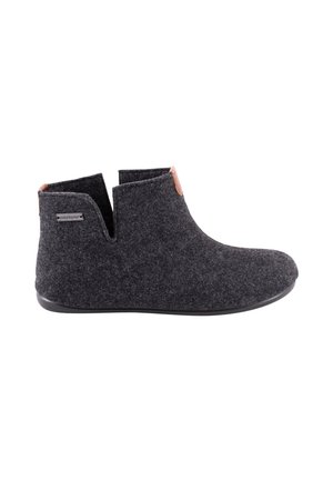 Graue Filz-Ankelstiefel mit niedrigem Schnitt, versehen mit einem braunen Lederakzent und einer schwarzen Gummisohle. Glatte Textur und minimalistisches Design.