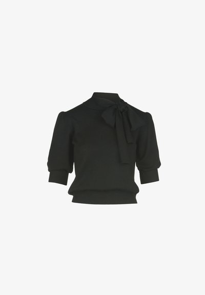 Juodas nertos megztinis su aukšta apykakle, trumpomis pūstomis rankovėmis ir priekinėmis siūlėmis. Raukšlėta tekstūra apačioje ir ant rankovių.