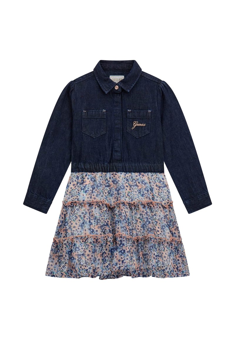 Denim-kleid mit langen Ärmeln, knöpfbarem Kragen und zwei Brusttaschen. Der Saum hat einen mehrschichtigen Rock mit floralem Muster in hellen Farben.