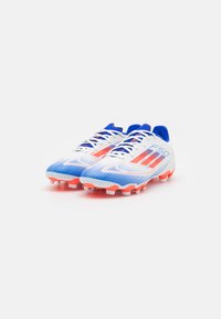 adidas Performance F50 LEAGUE MG - Botines de fútbol para terreno firme - footwear white/solar red/lucid blue