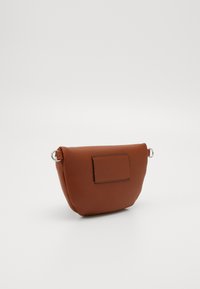 TOM TAILOR DENIM ROSIE - Saszetka nerka
