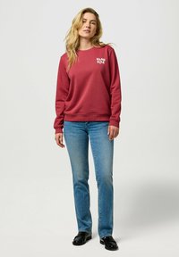 Wrangler LONG SLEEVE REGULAR FIT - Sweater - earth red