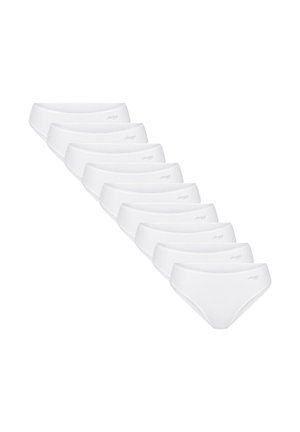 Ti par af hvide kvinders high-cut trusser med et lille "Sloggi" logo på linningen arrangeret diagonalt på en hvid baggrund.