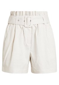Pantaloni corti a righe in beige chiaro e bianco con una cintura ampia. Presentano pieghe, tasche laterali e una vita elasticizzata. Tessuto liscio.