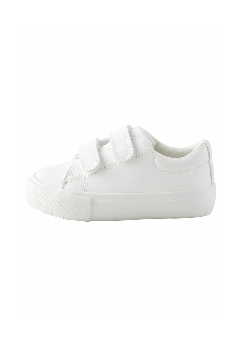 Vita sneakers i slätt läder, med två kardborreband, en texturerad gummisula och rundad tådesign.