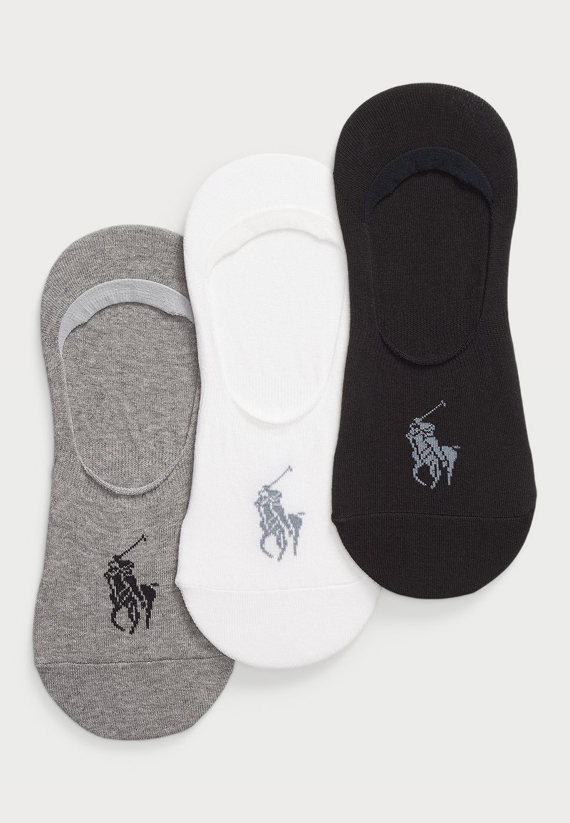 Tres pares de calcetines bajos en mezcla de algodón gris, blanco y negro, cada uno con un pequeño logo bordado en la punta.