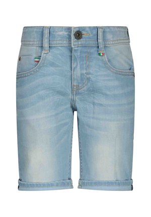 Hellblaue Jeansshorts mit umgeschlagenen Bündchen, Knopfverschluss und vorderen Taschen mit kleinen roten, weißen und grünen Flaggenetiketten.